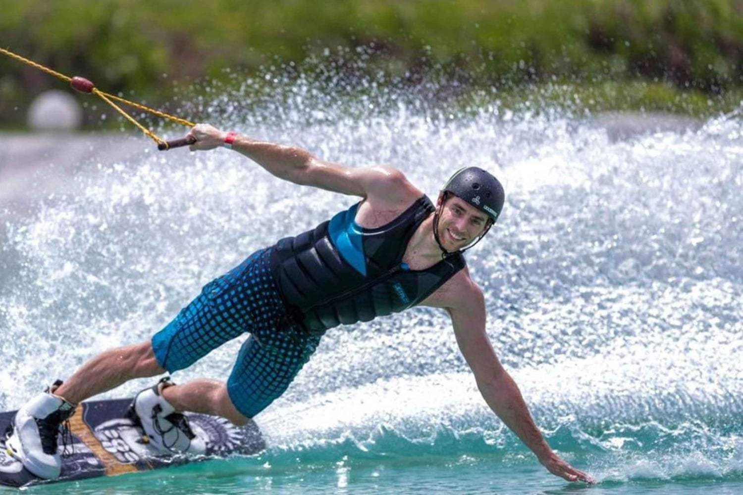 Dubai 45Min Wakeboarding Experience