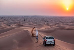 Dubai: woestijnsafari in 4x4 met BBQ-diner en liveshow