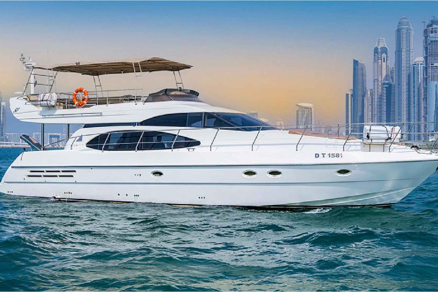 Dubai: Passeio de Iate de 58 pés pelo mar