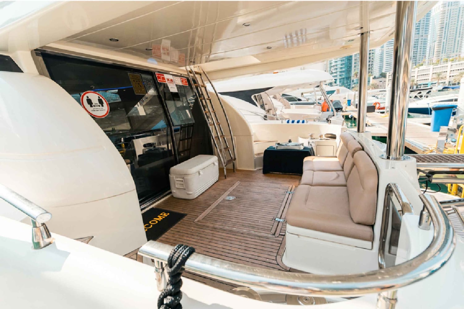 Dubai: Passeio de Iate de 58 pés pelo mar