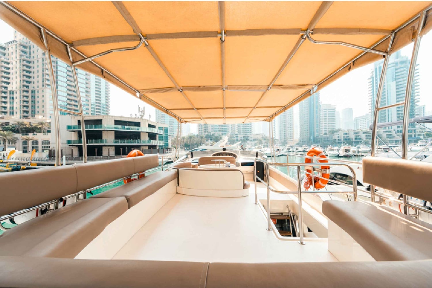 Dubai: Passeio de Iate de 58 pés pelo mar