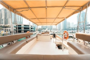 Dubai: Passeio de Iate de 58 pés pelo mar