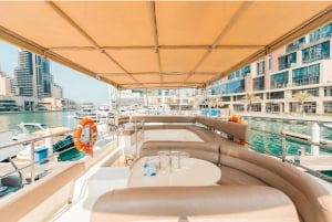 Dubai: Passeio de Iate de 58 pés pelo mar