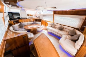 Dubai: Passeio de Iate de 58 pés pelo mar