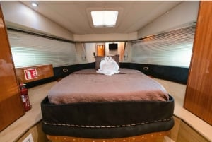 Dubai: Passeio de Iate de 58 pés pelo mar