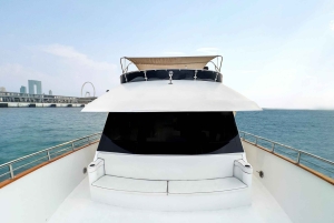 Dubai: iate de 70 pés para até 35 convidados