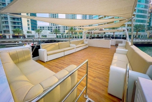 Dubai: iate de 70 pés para até 35 convidados