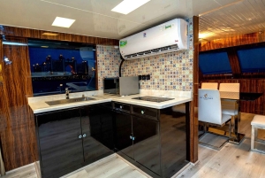 Dubai: iate de 70 pés para até 35 convidados