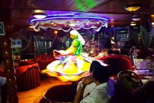 Dubai: 90-Min Dhow Dinner Cruise with Entertainer Shows