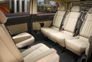 Aeroporto de Dubai: Traslado Privado de 1 Sentido para Dubai com Classe V