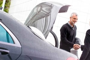 Aeroporto de Dubai: Traslado Privado de 1 Sentido para Dubai com Classe V