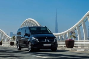 Из аэропорта Дубая в город Абу-Даби на автомобиле Mercedes Benz V Class