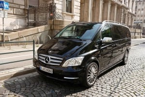 Из аэропорта Дубая в город Абу-Даби на автомобиле Mercedes Benz V Class