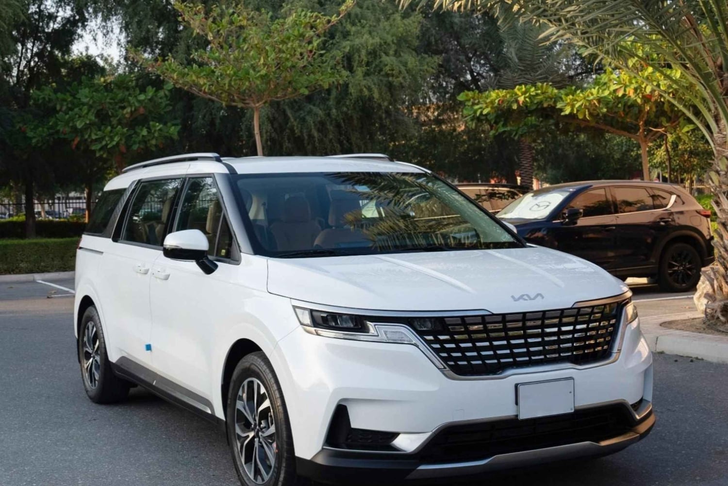 Dubai airport transfer in private vehicle