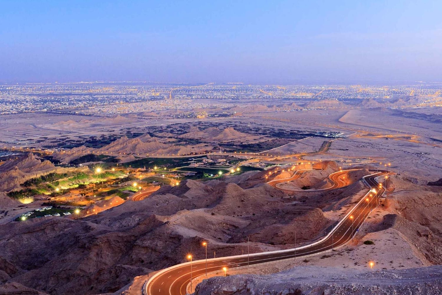 Dubai: Al Ain-oase, kamelenmarkt, oud museum en Jebel Hafeet