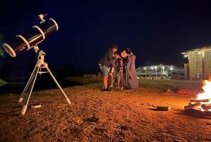 Dubai: Al Marmoom and Al Qudra Lakes Guided Tour with Dinner