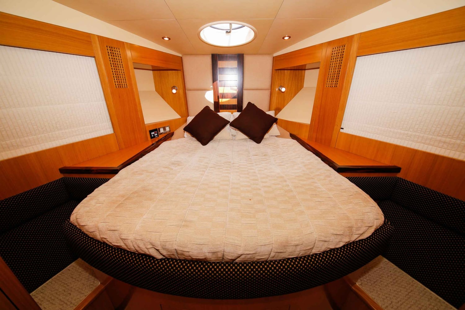 Dubai: Atlantis und Burj Al Arab Kreuzfahrt auf Luxusyacht