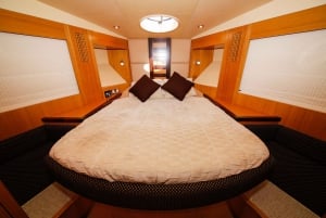 Dubai: Atlantis und Burj Al Arab Kreuzfahrt auf Luxusyacht