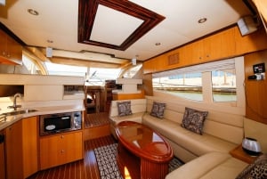 Dubai: Atlantis und Burj Al Arab Kreuzfahrt auf Luxusyacht