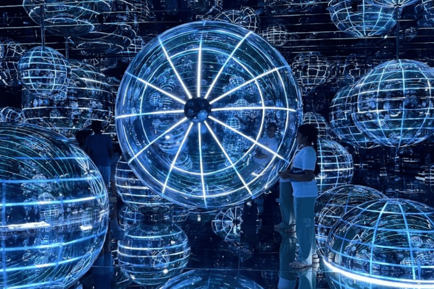 Dubai: AYA Universe + transfer