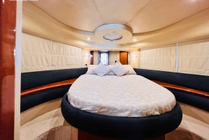 Dubai: Azimut 42 Feet Private Luxury Yacht Cruise