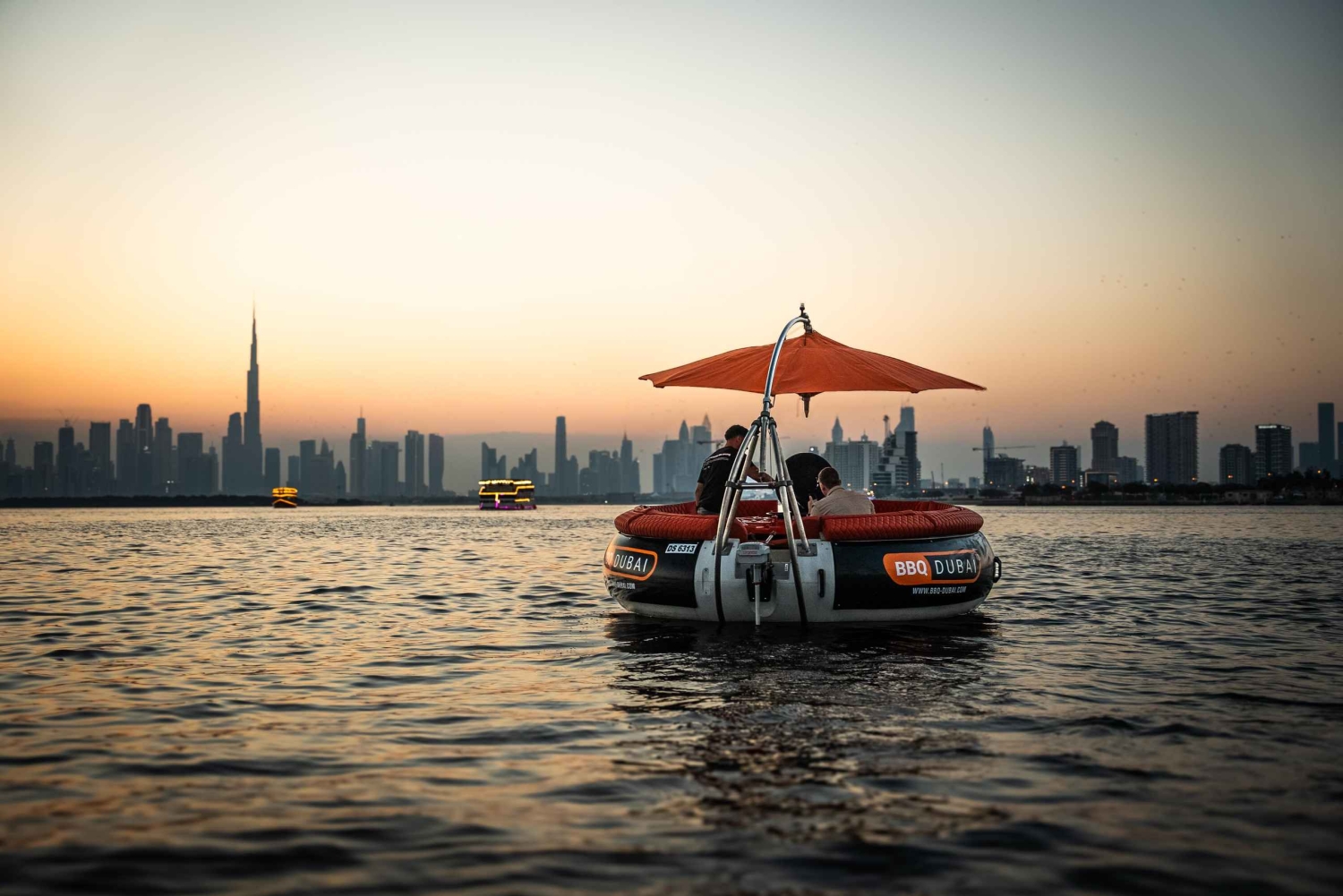 Dubai: Barbecue-Donut-Bootsfahrt auf dem Dubai Creek