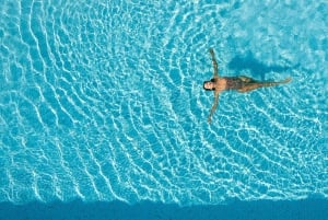 Dubai: Beach Clubin allasluvassa on DJ ja hytit