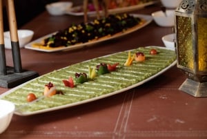 Dubai: Campo beduino, safari nelle dune, spettacolo di falchi e cena con barbecue