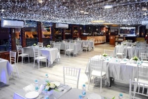 Dubai: Crociera in Dhow Marina con cena multi-cucina e spettacolo Tanura