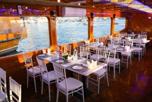 Dubai: Best traditional dhow cruise buffet dinner in Marina.