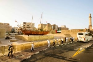 Dubai: Dhow Cruise: Big Bus Hop-On Hop-Off Tour & Dhow Cruise