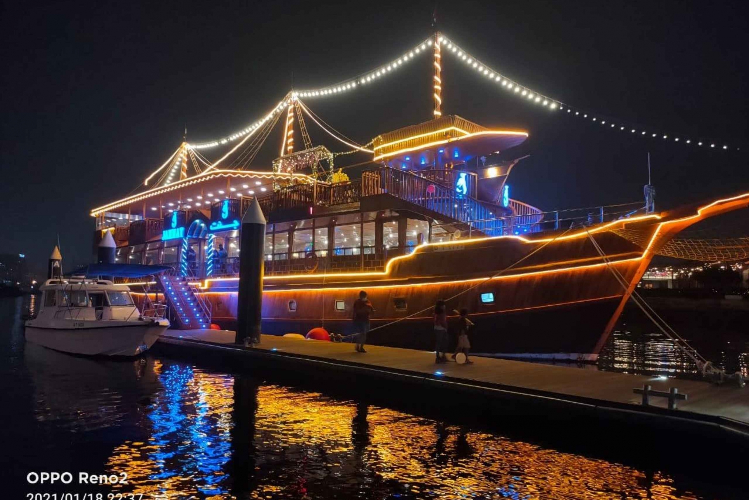 Dubai: Tradisjonelt dhow-cruise med den beste middagsbuffeten