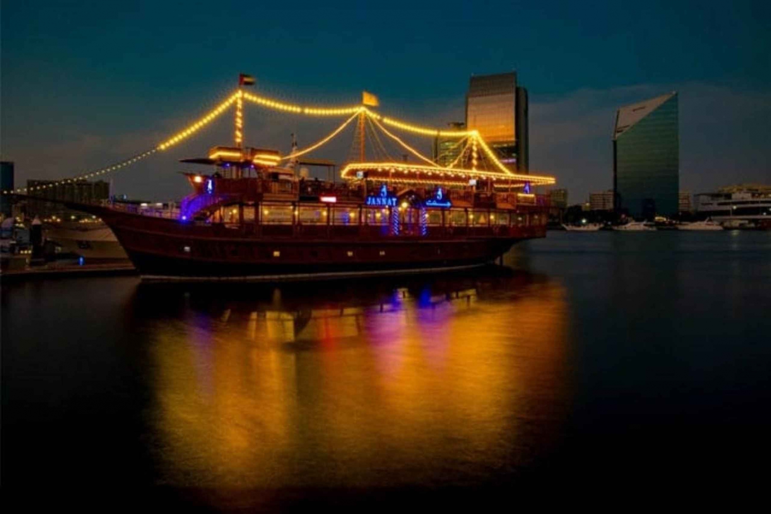 Dubai: Grootste traditionele Dhow Cruise met buffetdiner.