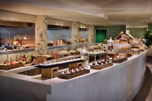 Dubai: Frühstücksbuffet im Palazzo Versace mit Getränken