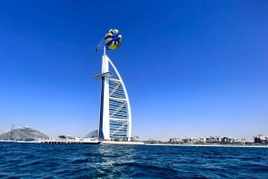 Dubai: Burj Al Arab: Laskuvarjohyppy, jäätelö, kuvia ja videoita.