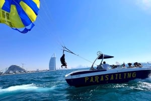 Dubai: Burj Al Arab: Laskuvarjohyppy, jäätelö, kuvia ja videoita.