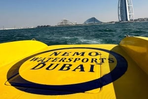 Dubai: Burj Al Arab: Laskuvarjohyppy, jäätelö, kuvia ja videoita.