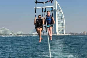 Dubai: Burj Al Arab: Laskuvarjohyppy, jäätelö, kuvia ja videoita.