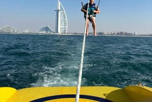 Dubai: Burj Al Arab: Laskuvarjohyppy, jäätelö, kuvia ja videoita.