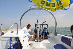Dubai: Burj Al Arab Parasailing, iskrem, bilder og videoer