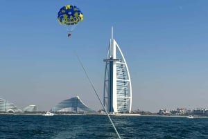 Dubai: Burj Al Arab Parasailing, iskrem, bilder og videoer