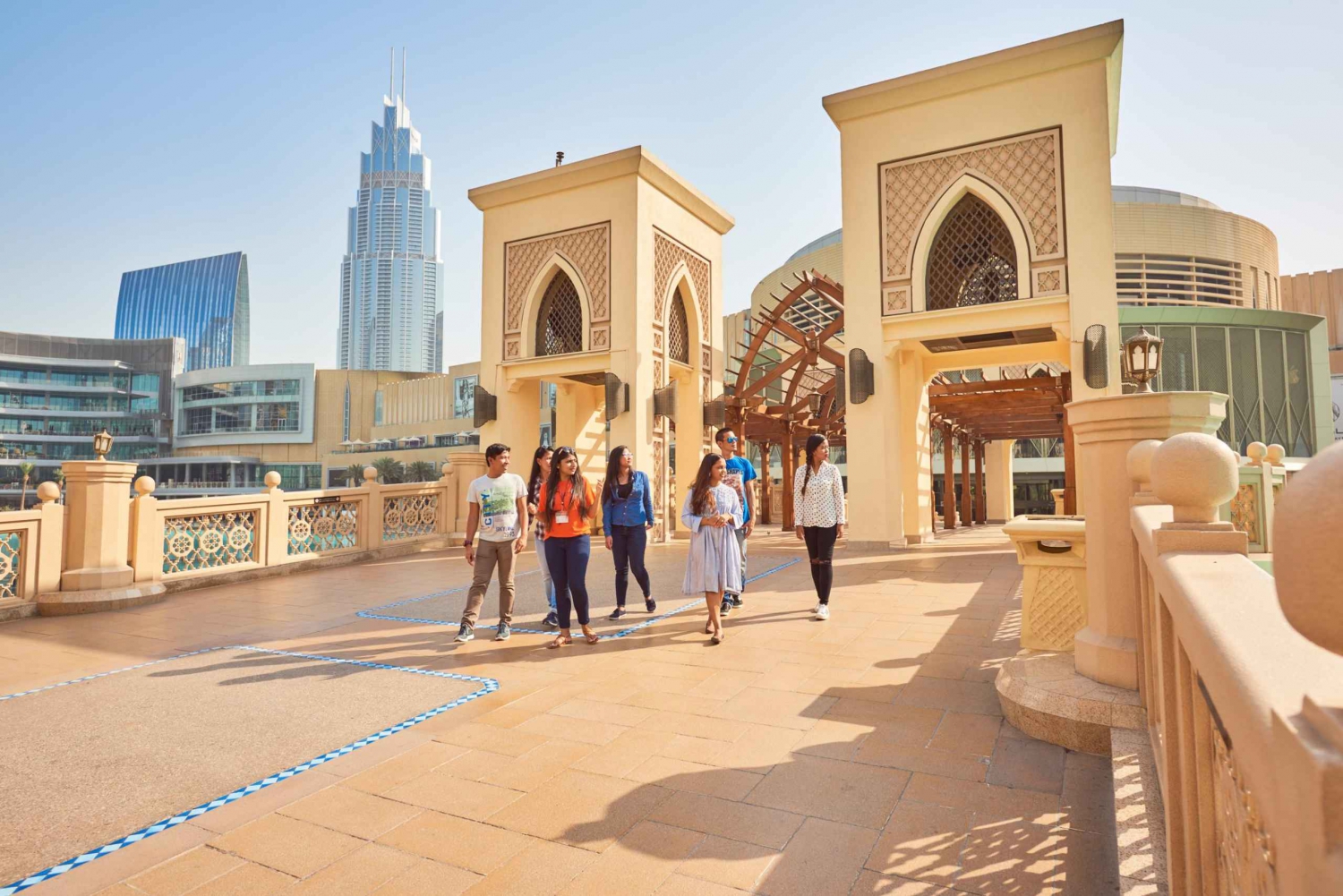 Dubai: Burj Khalifa, Dubai Mall and Dubai Opera Walking Tour