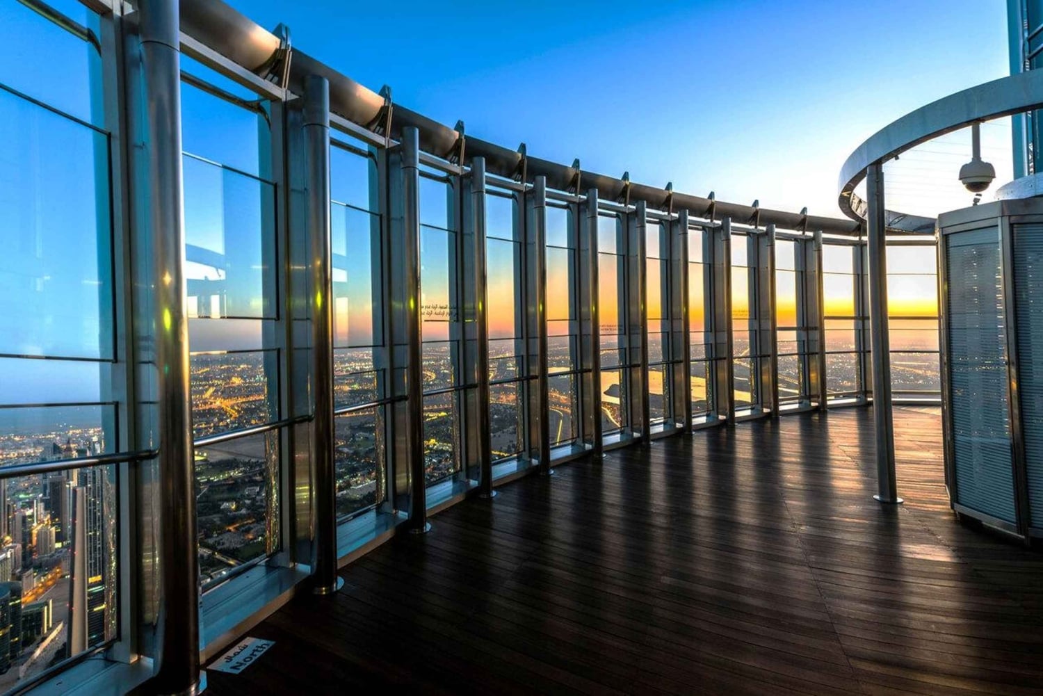 Dubai: 125 & Edge Walk at Sky Views: Burj Khalifa Level 124, 125 & Edge Walk at Sky Views