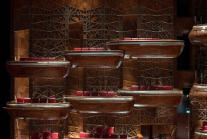 Dubai: Burj Khalifan taso 124, 125 ja Dubai Opera Tour -vierailu.