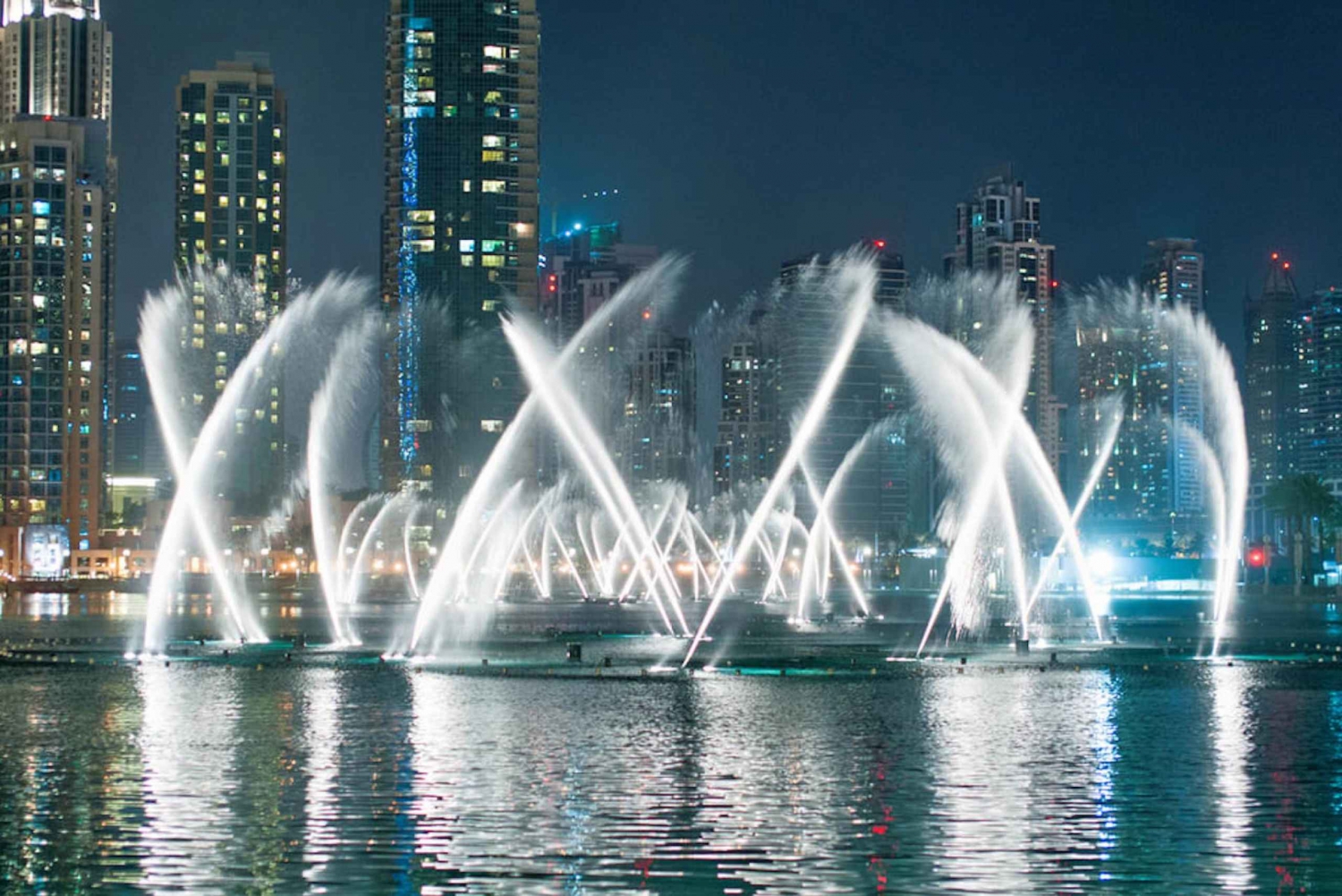 Dubai by Night - mellemlanding i byen
