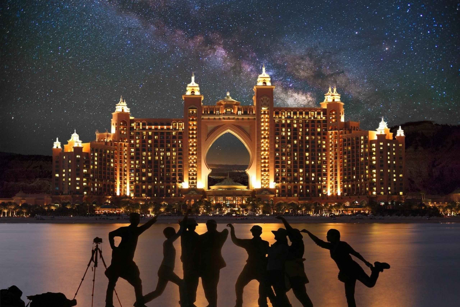 Dubai By Night & Cruise with Dhow and Dinner (Dubaï de nuit et croisière avec boutre et dîner)