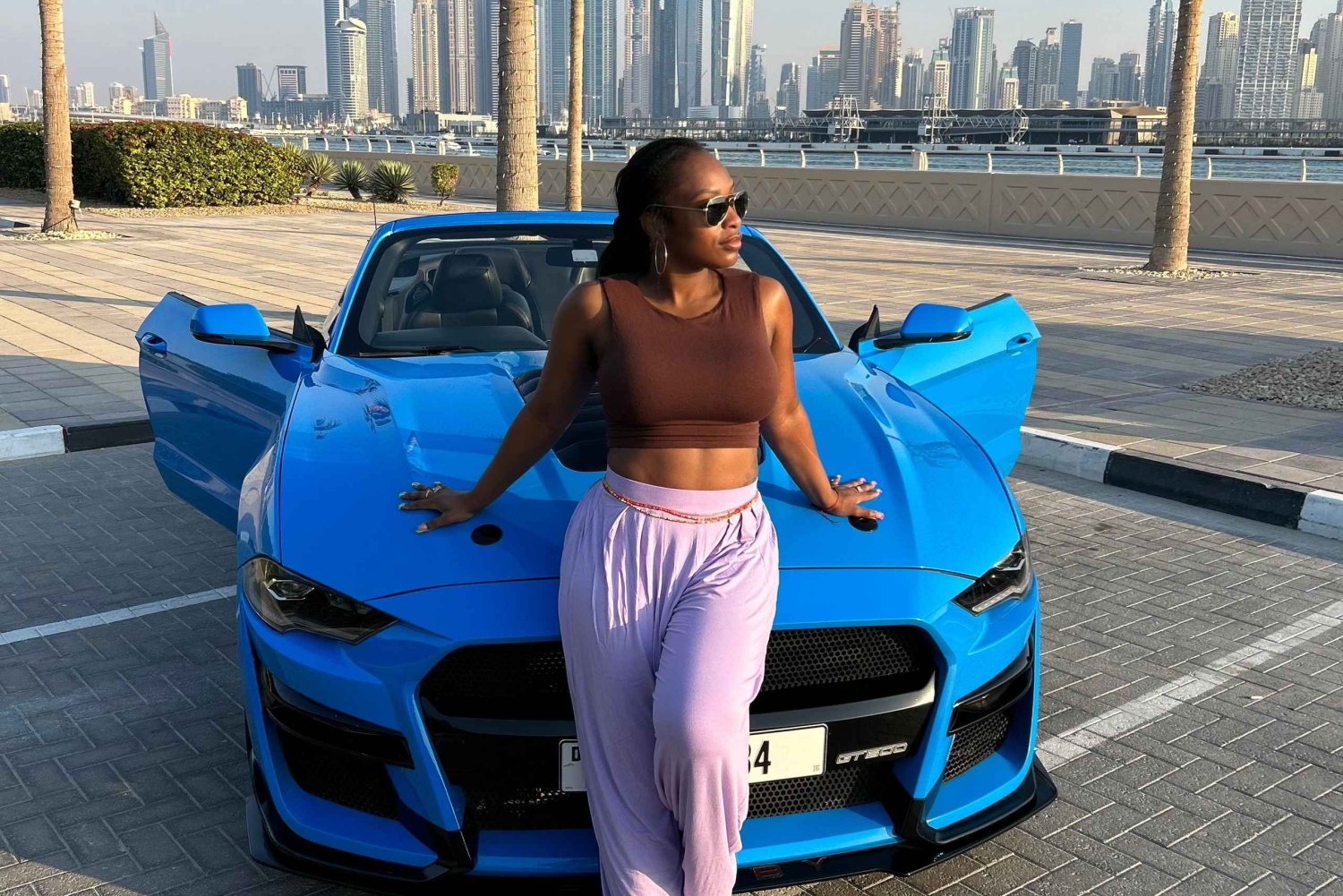 Dubaj: przejażdżka kabrioletem – Mustangiem lub Camaro