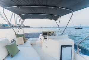 Dubai: Celebrate Birthdays & Anniversaries on Private Yacht