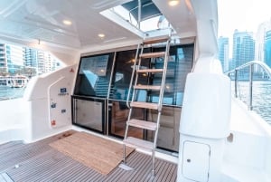 Dubai: Celebrate Birthdays & Anniversaries on Private Yacht