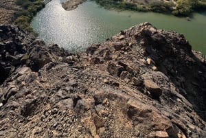 Dubai: challenging hiking guide trip to Wadi Shawka RAK